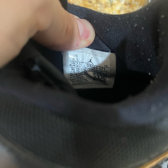 Jordan Legacy 312 Low Black Metallic Gold size 8.5 - Picture 5 of 9